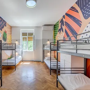 https://adriatic-hostel.splithotels.org