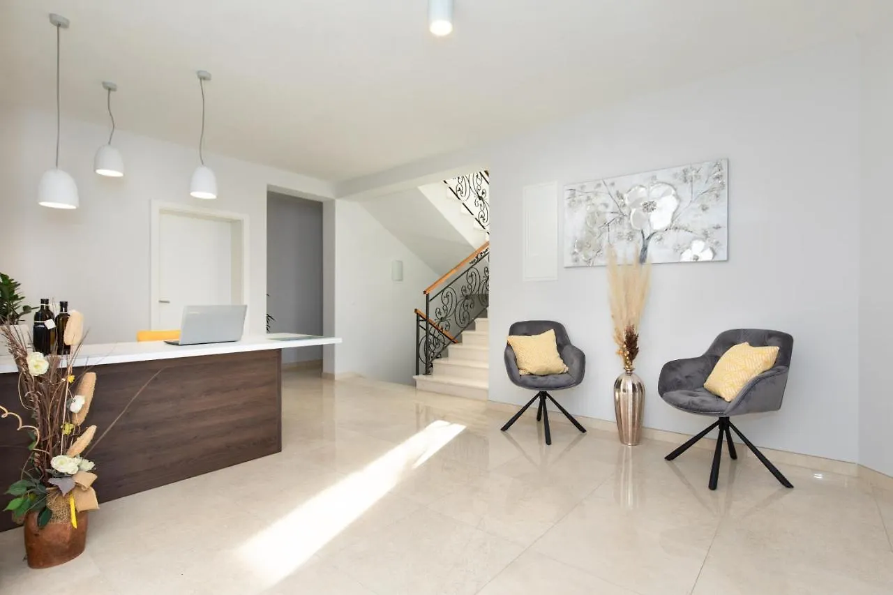 פונאנט B&B Villa Maris